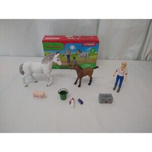 Schleich 42486 Farm World Vet Visiting Mare and Foal Figurines Missing 2 Pieces